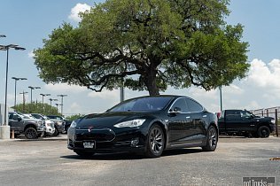 Tesla Model S P85+ (VIN: 5YJSA1E29GF129520)
