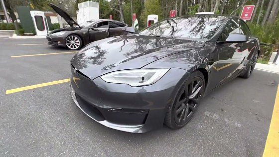 Video: 2013 Tesla Model S P85+ vs 2022 Tesla Model S Plaid Performance walk around comparison review￼