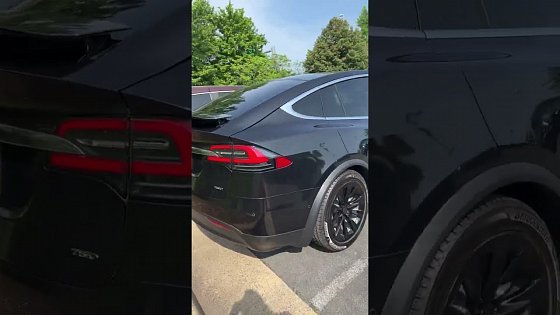 Video: Tesla Model X 75D Walk Around | Unleashing the Future of Electric SUVs!