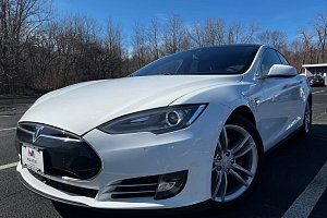 Tesla Model S 70D (VIN: 5YJSA1S20FF092926)