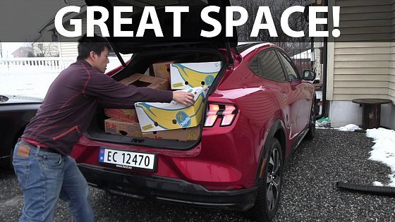 Video: Ford Mustang Mach-E banana box test