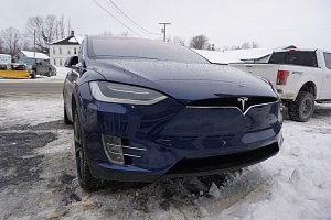 Tesla Model X P100D (VIN: 5YJXCDE42HF053532)