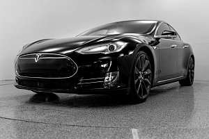 Tesla Model S P85D (VIN: 5YJSA1H20EFP62836)