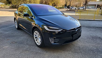 Tesla Model X 60D
