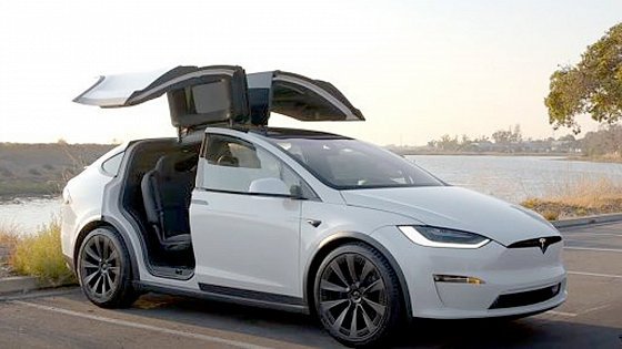 Video: 2022 Tesla Model X Plaid | Full Review, Exterior, Interior