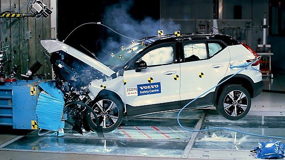 Video: Volvo XC40 Recharge P8 (2021) The Safest Small Electric SUV | Crash Test