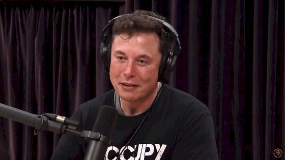 Video: Elon Musk tells Joe Rogan to buy a Tesla Model S P100D