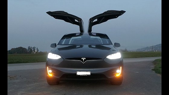 Video: Tesla Model X - CRAZY LIGHTSHOW !!! Must see! Full HD