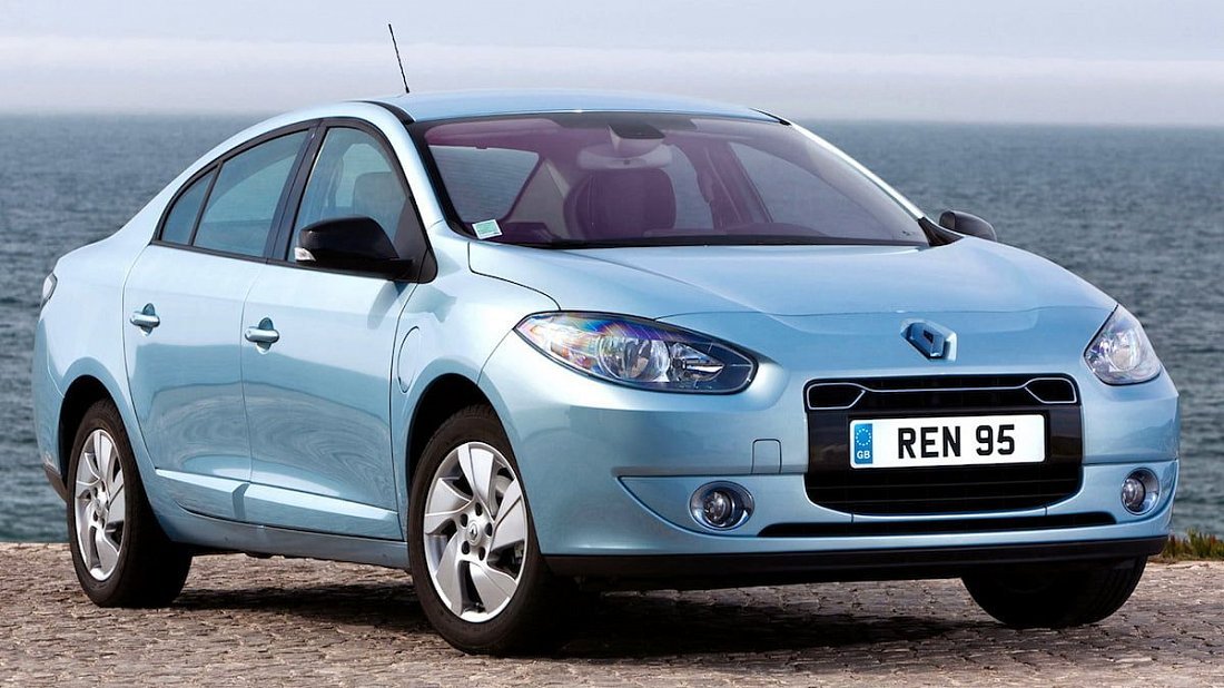 Used Renault Fluence Saloon (2012 - 2013) interior | Parkers