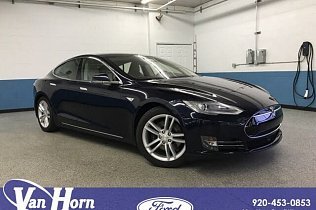 Tesla Model S 85D (VIN: 5YJSA1H29FFP69267)